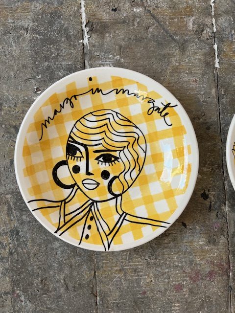 ring earrings girl plate